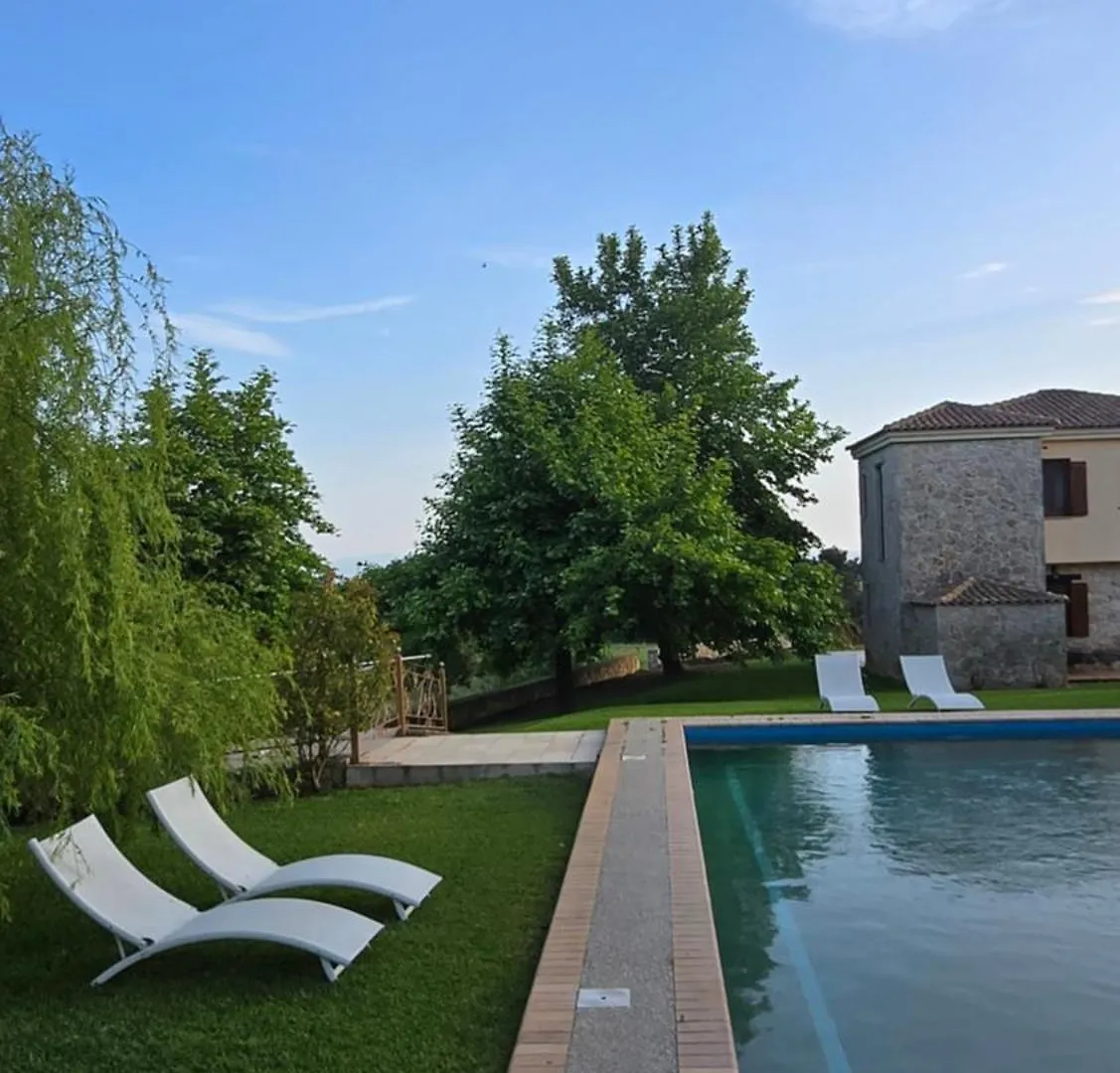 Апартаменты To Petrino, Stylish Stone House, Elani Сиври
