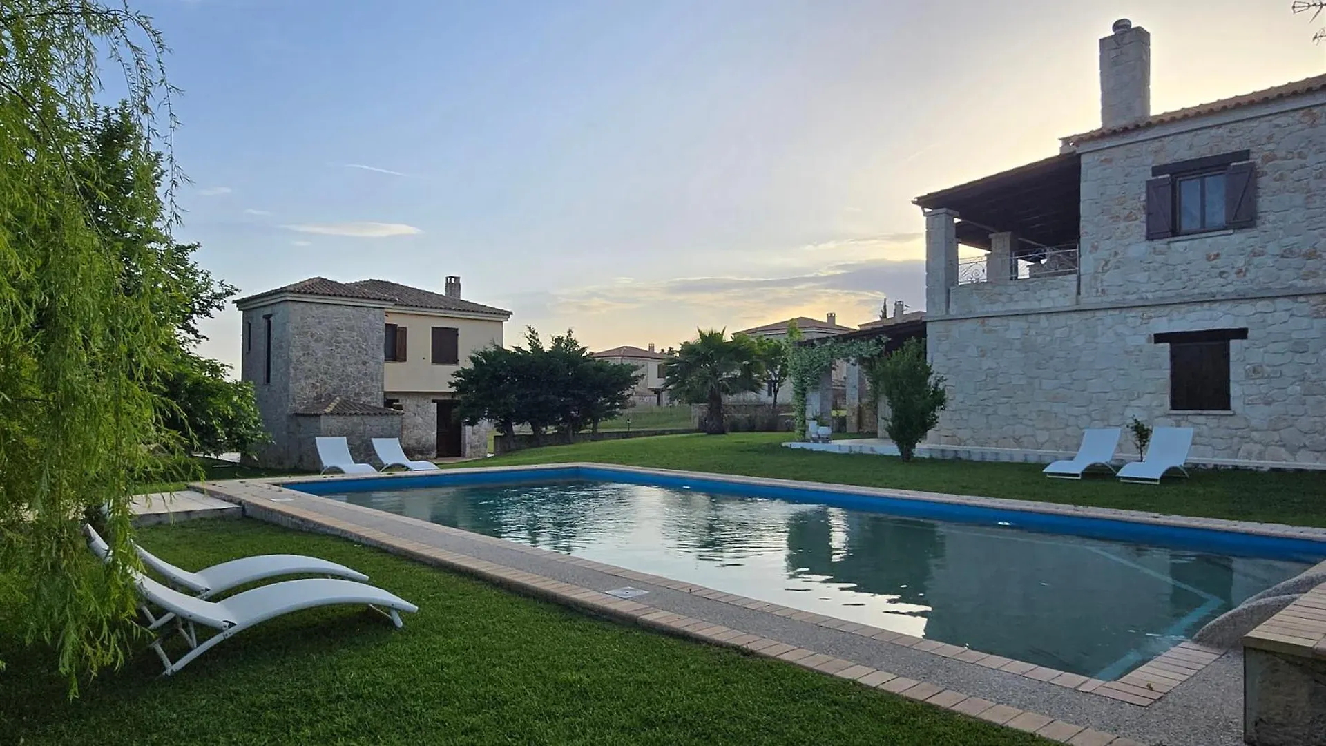 Контакты To Petrino, Stylish Stone House, Elani