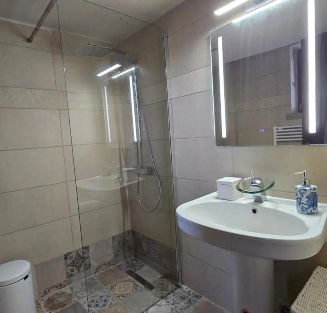 Апартаменты To Petrino, Stylish Stone House, Elani Сиври